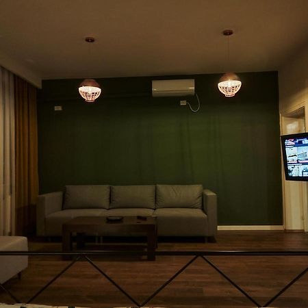 Appartement Urban Cozy Retreat à Pristina Extérieur photo